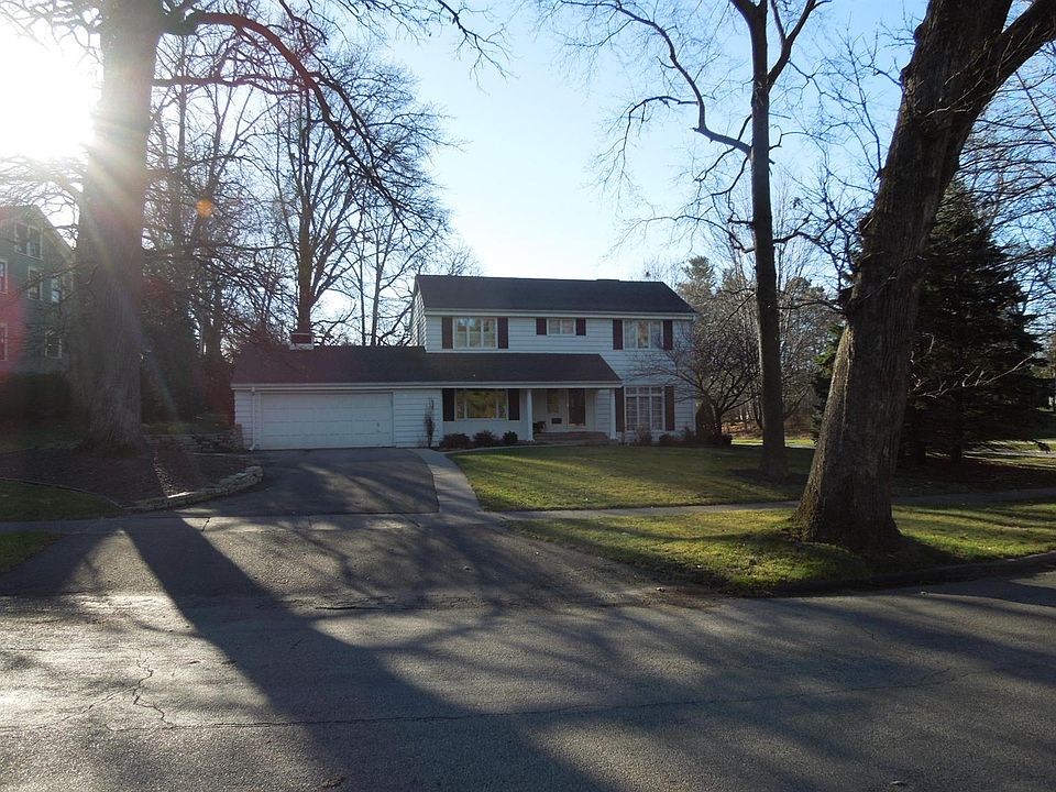 Nice Corner Lot-1/2 Block to Brucemore