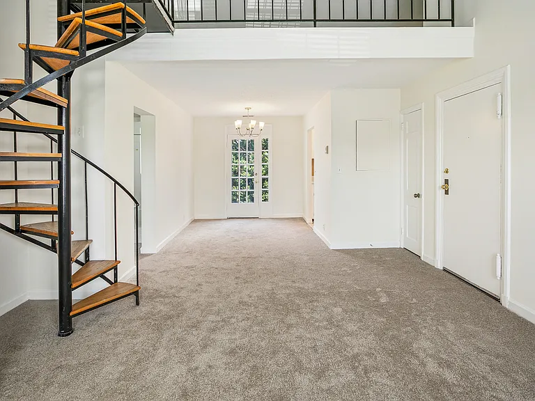 2820 S Abingdon St #C1 — Photo 2