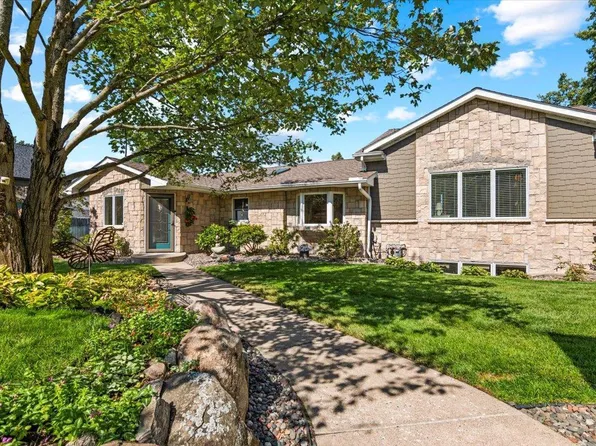 3477 Interlachen Dr NE, Ham Lake, MN 55304