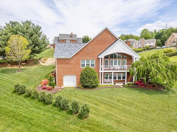 3rd image of 643 Highland Dr
