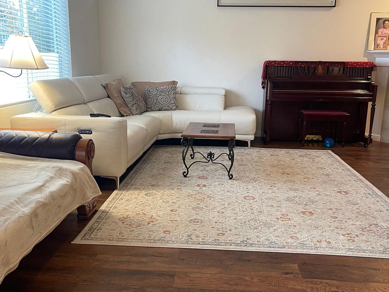 3 bed, 2.5 bath, 2063 sqft, $2,550 — Photo 2
