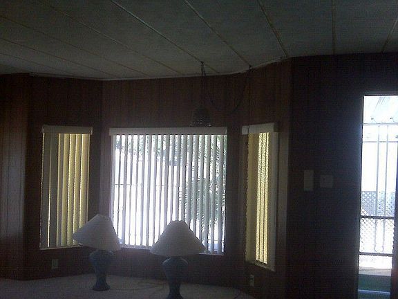 3rd image of 1587 Clover Ln