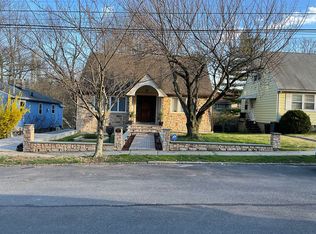 22 Shore Acres Rd, Staten Island, NY 10305