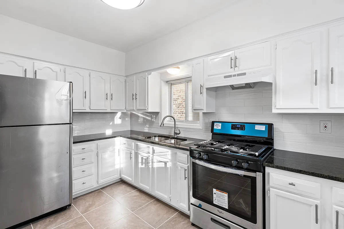 Building Photo - 8030 S Justine St #2