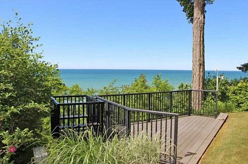 5th image of 6300 Lake Shore Dr