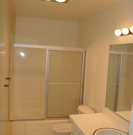 3rd image of 1414 Greenfield Ave APT 108