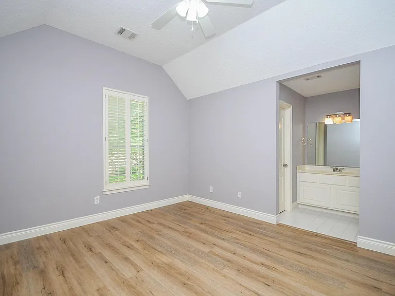 215 Wildmoor Ct — Photo 15