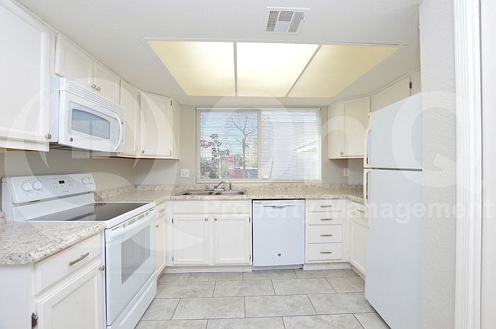 1st image of 10821 N 15th Ln #T-2