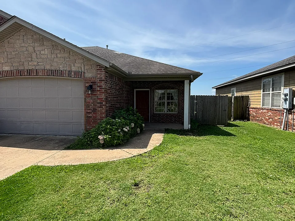 4903 SW Fieldstone Blvd #2