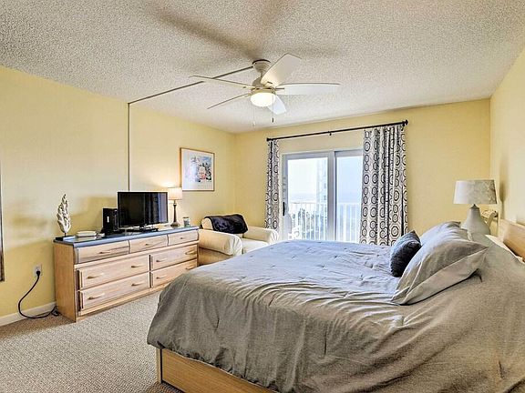 4th image of 220 Young Ave APT 14