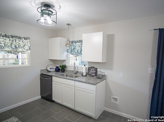 5th image of 311 Kopplow Pl