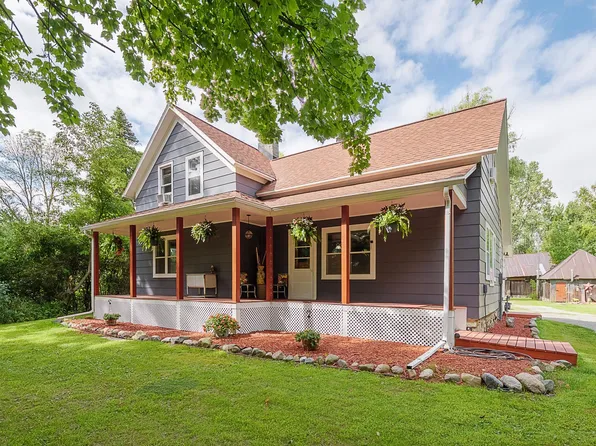 5954 W Brown Rd, Little Suamico, WI 54141