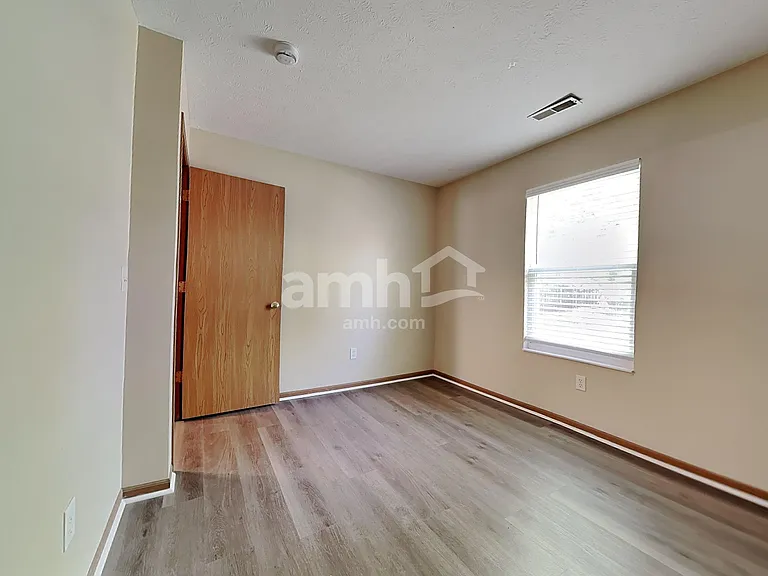1344 Crescent Ct — Photo 16