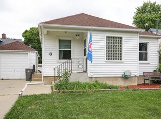 8 Monroe Ave, Elgin, IL 60123