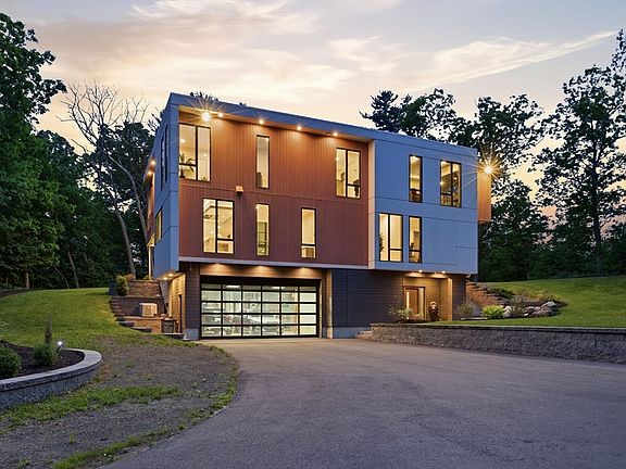 4th image of 20 Dogwood Ln