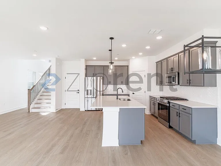 1016 Brickell Loop #B — Photo 3