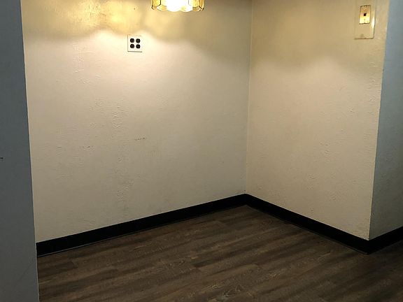3rd image of 9910 Omar Khayyam Blvd