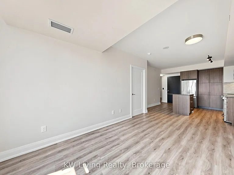 18 Graydon Hall Dr #312 — Photo 5