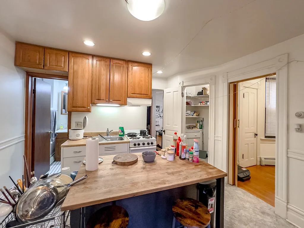 1 bed, 900 sqft, $2,075 — Photo 3
