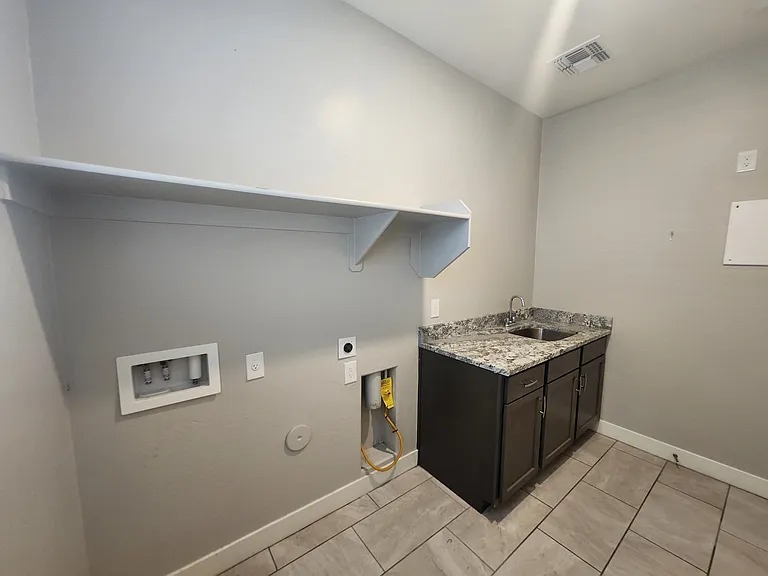 18380 W Sandlewood Dr — Photo 22