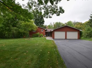 E1377 Northbrook Rd, Luxemburg, WI 54217