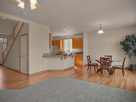 5th image of 2720 74th Dr NE
