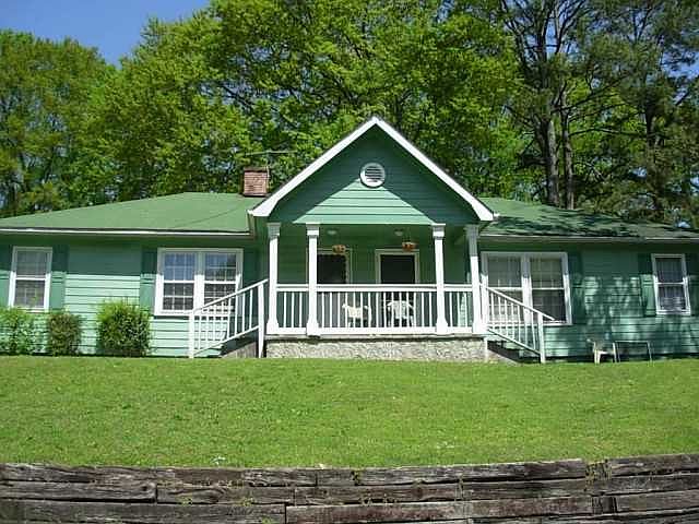 2nd image of 413 Roosevelt Cir NE