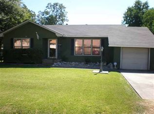 6350 25th St, Groves, TX 77619