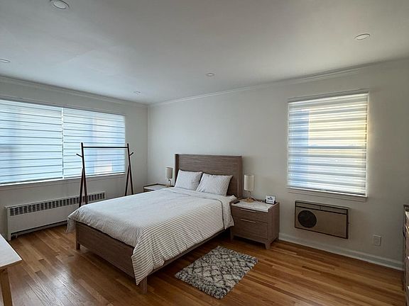3rd image of 1525 Pelham Pkwy N #3