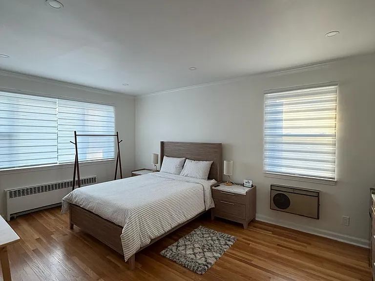 1525 Pelham Pkwy N #3 — Photo 3
