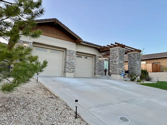 4 bed, 2474 sqft, $5,500 — Photo 1