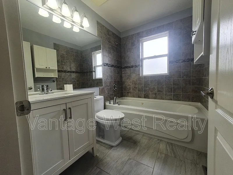 Building Photo - 3250 Deer Ridge Ct