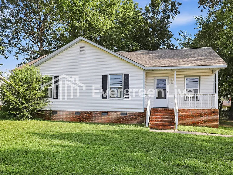1513 Cedrow Dr — Photo 1