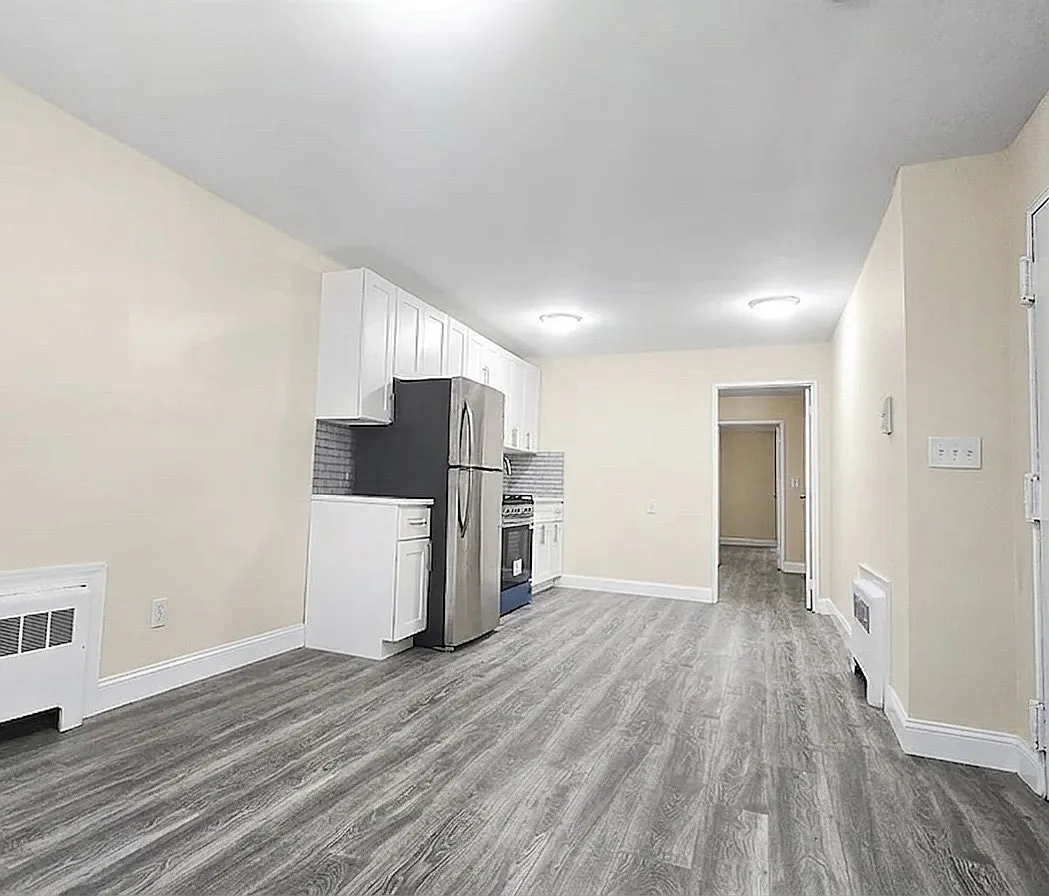 2 bed, 660 sqft, $2,300 — Photo 2
