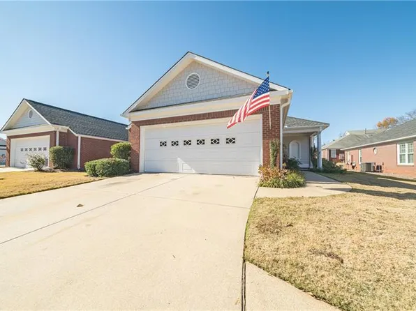5011 Autumn Leaf Ct #B, Phenix City, AL 36867