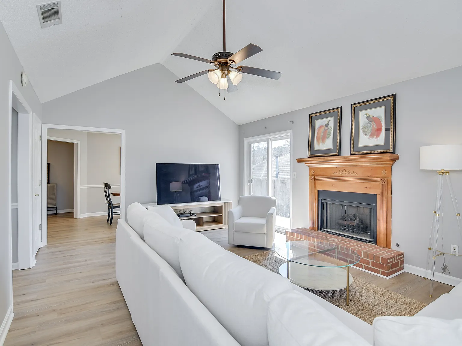662 Tara Lane - 1 — Photo 3