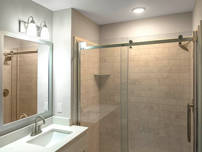 Second Avenue Apartments — Photo 14