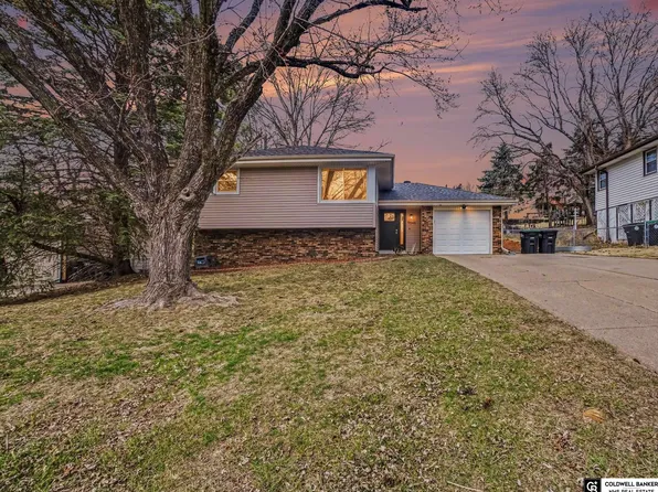 9546 Taylor St, Omaha, NE 68134