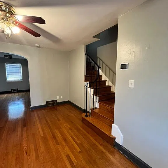 2327 13th Pl NE — Photo 25