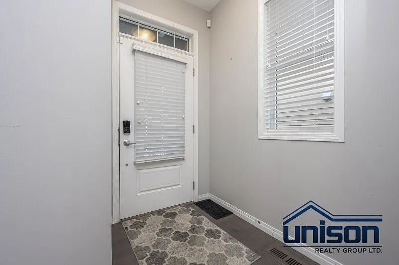 3 bed, 2.5 bath, 1700 sqft, $2,800 — Photo 3