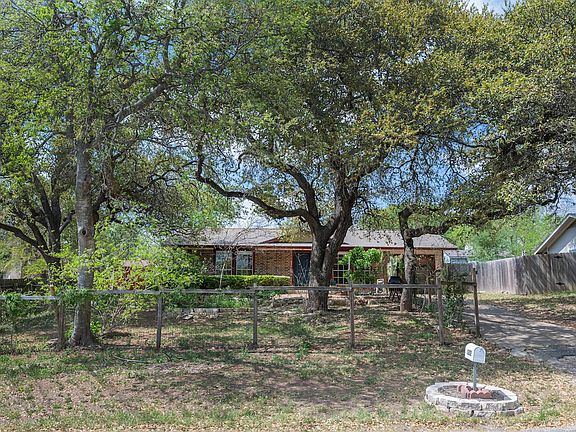 4th image of 8202 Longview Rd