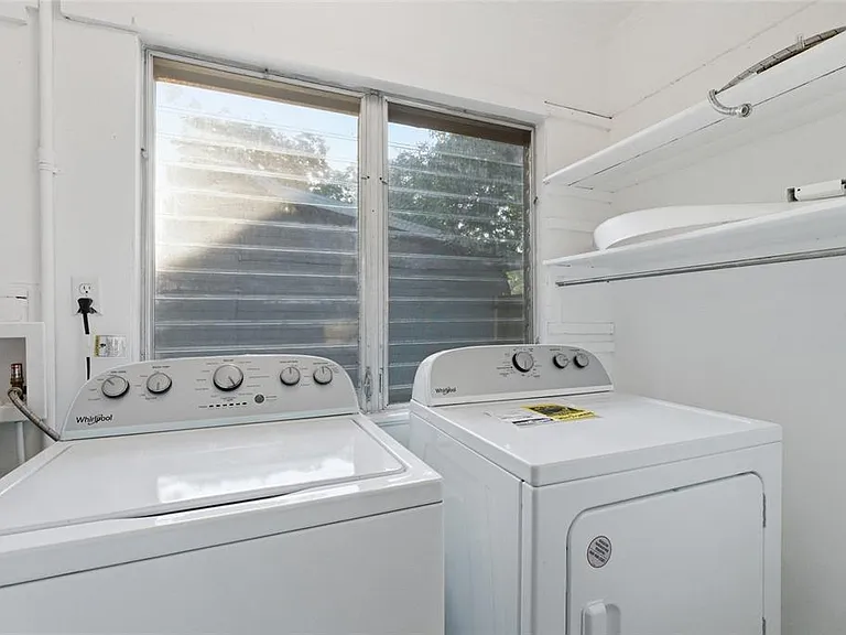 2206 Page Ave — Photo 14