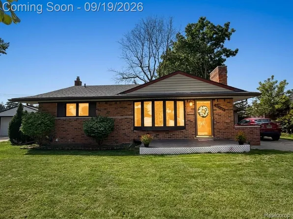 31687 Norrid Cir, Warren, MI 48092