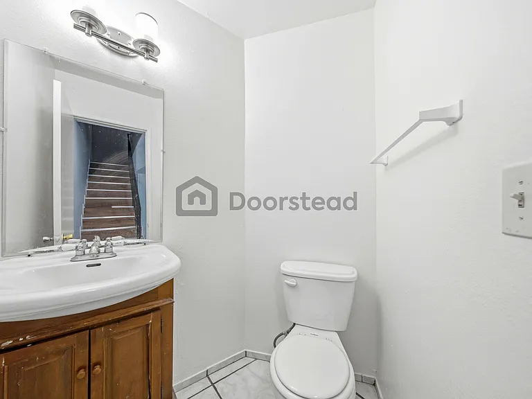 1826 S Bundy Dr #4 — Photo 12