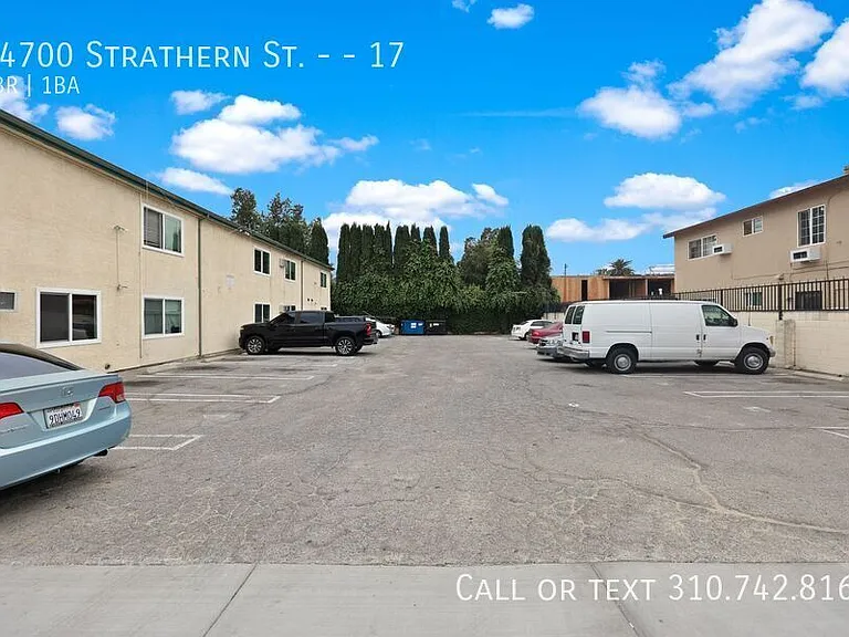 14700 Strathern St #17 — Photo 11