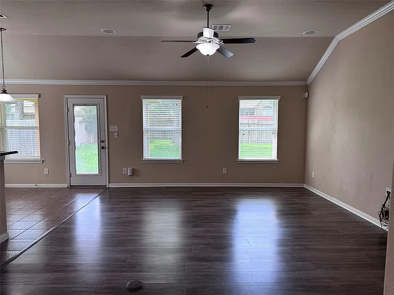 151 Forest Heights Ln — Photo 5