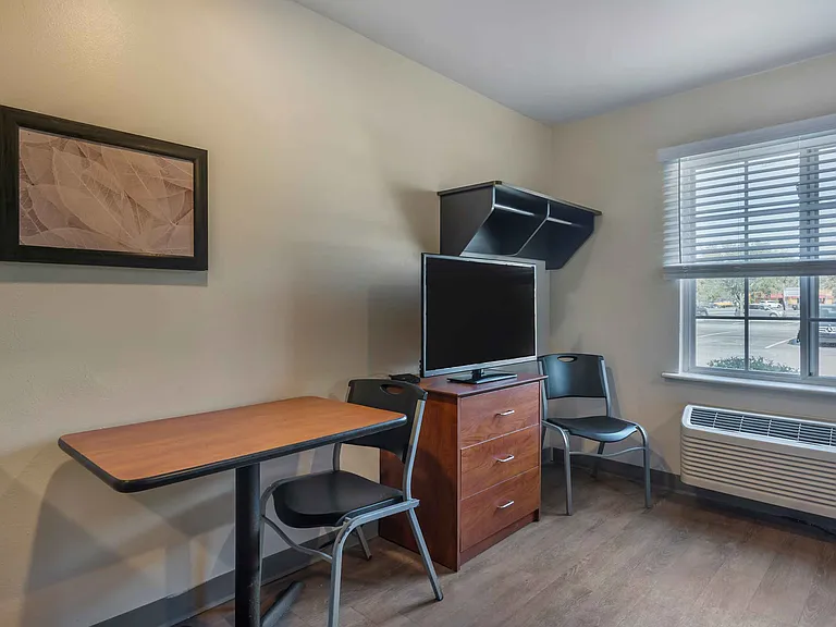 Studio Suite - 1 Queen Bed