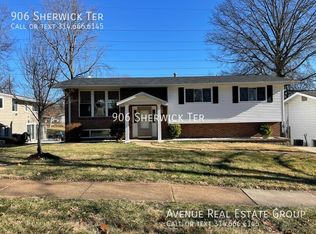 906 Sherwick Ter, Ballwin, MO 63021