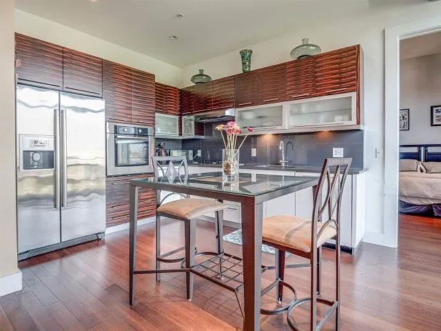 650 Montgomery St #403 photo 1