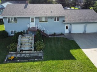 209 4th Ave NW, Melrose, MN 56352